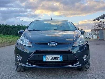 Usata Ford Fiesta 68 CV (50 kW) 2009 Grigio Utilitaria