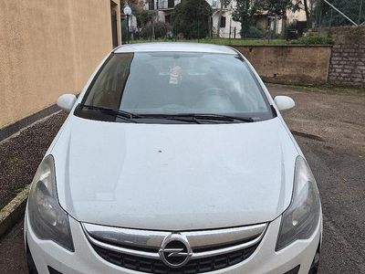 Usata Opel Corsa 75 CV (55 kW) 2013 Bianco Berlina