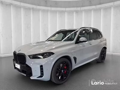 Begagnad BMW X5 M Sport 489 HK (359 kW) 2025 Grå SUV