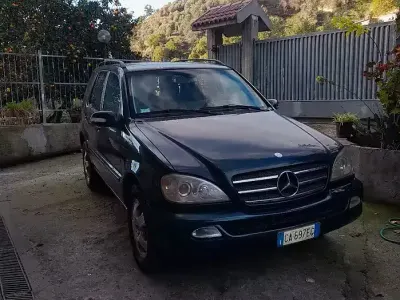 Usata Mercedes ML270 163 CV (119 kW) 2002 Blu SUV