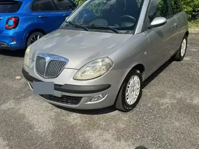 Usata Lancia Ypsilon 69 CV (50 kW) 2005 Grigio Utilitaria