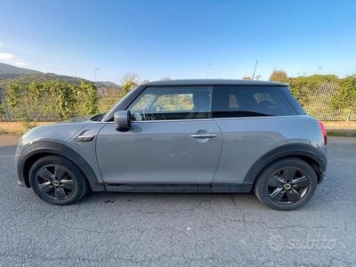 Gebraucht Mini Cooper SE 75 kW (102 PS) 2023 Grau Kleinwagen