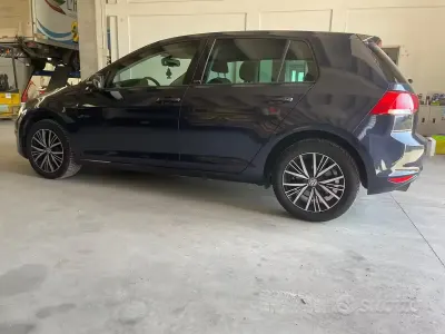 Usata VW Golf VII 110 CV (80 kW) 2017 Bluazzurro Berlina