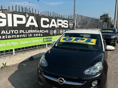 Usata Opel Adam Glam 87 CV (63 kW) 2015 Nero Utilitaria