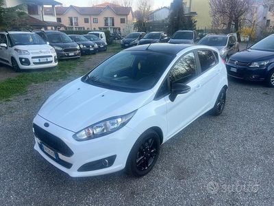 Usata Ford Fiesta 95 CV (69 kW) 2017 Bianco Berlina