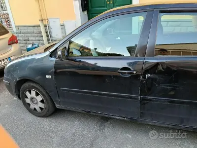 Usata VW Polo 50 CV (36 kW) 2004 Nero Utilitaria