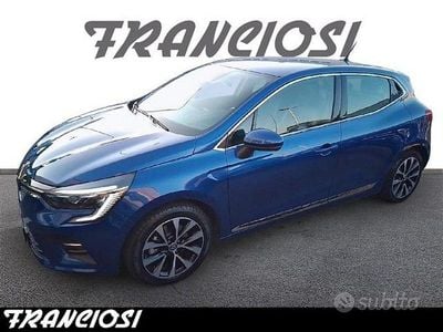 Usata Renault Clio V Intens 140 CV (102 kW) 2021 Blu Berlina