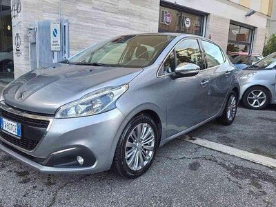 Gebraucht Peugeot 208 Allure 102 PS (75 kW) 2019 Grau Kleinwagen