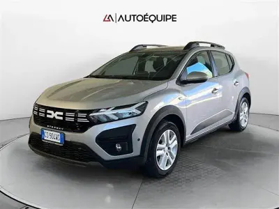 Usado Dacia Sandero Expression 100 CV (73 kW) 2024 Gris