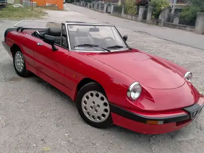 Usata Alfa Romeo Spider Quadrifoglio Verde 125 CV (91 kW) 1989 Rosso Cabrio