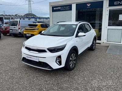 Usata Kia Stonic Urban 101 CV (74 kW) 2023 Bianco SUV