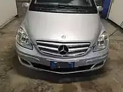 Usata Mercedes B180