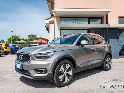 Usata Volvo XC40 Momentum 150 CV (110 kW) 2020 Grigio SUV