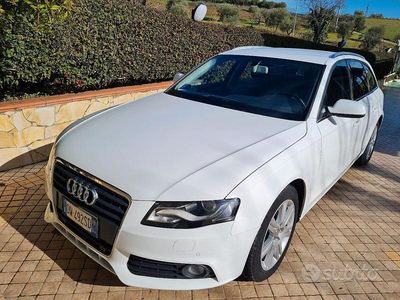 Usado Audi A4 Premium 143 CV (105 kW) 2009 Blanco Familiar