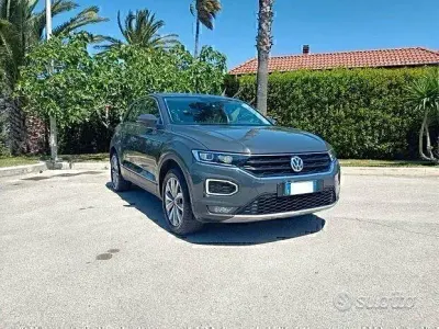Usata VW T-Roc 116 CV (85 kW) 2019 Grigio SUV