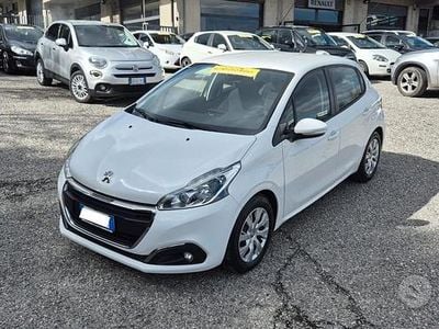 Usata Peugeot 208 Active 101 CV (74 kW) 2019 Bianco Utilitaria