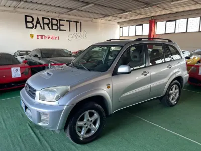 Usata Toyota RAV4 116 CV (85 kW) 2004 Argento SUV