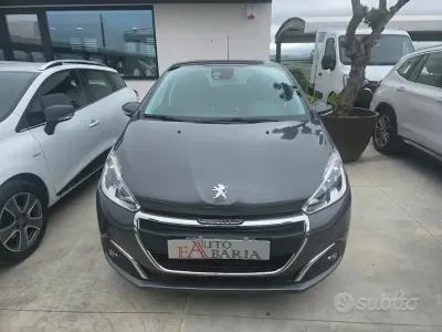 Usata Peugeot 208 83 CV (61 kW) 2018 Grigio Utilitaria