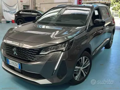 Usata Peugeot 5008 Allure 131 CV (96 kW) 2022 Grigio SUV
