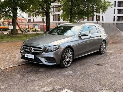 Usata Mercedes E220 Premium 194 CV (142 kW) 2019 Grigio Station wagon