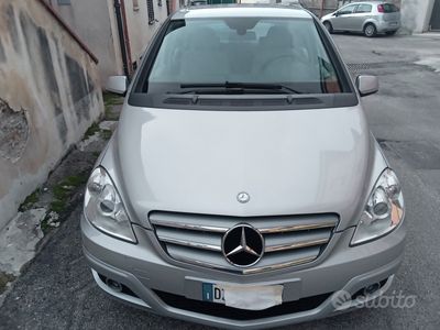 Mercedes B180