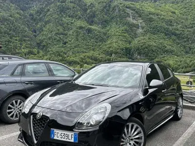 Usata Alfa Romeo Giulietta Quadrifoglio Verde 241 CV (177 kW) 2016 Utilitaria