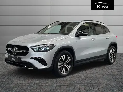 Uusi Mercedes GLA200 150 HP (110 kW) 2026 Musta Katumaasturi