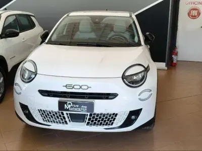 Nuova Fiat 600 La Prima 101 CV (74 kW) 2026 Bianco SUV