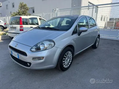 Usata Fiat Punto Lounge 69 CV (50 kW) 2015 Grigio Utilitaria