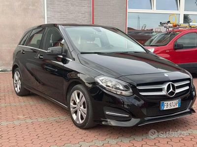 Usata Mercedes B180 Business 109 CV (80 kW) 2015 Nero Monovolume