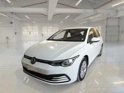 Usata VW Golf VII Life 115 CV (84 kW) 2021 Bianco Utilitaria