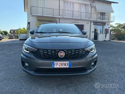 Usata Fiat Tipo 120 CV (88 kW) 2018 Grigio Berlina