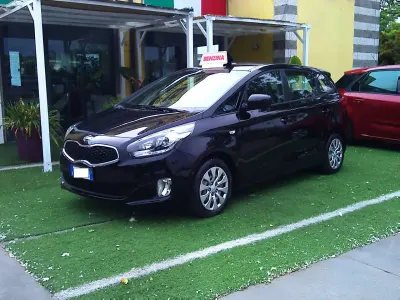 Usata Kia Carens 135 CV (99 kW) 2014 Nero Monovolume