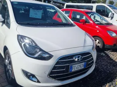 Usata Hyundai ix20 Xpossible 90 CV (66 kW) 2016 Bianco Utilitaria
