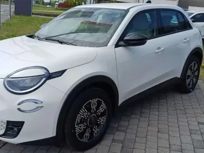Nuova Fiat 600 Icon 136 CV (100 kW) 2026 Bianco SUV