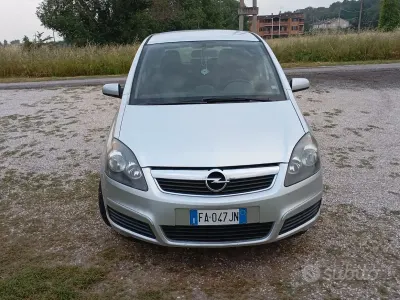 Usata Opel Zafira 94 CV (69 kW) 2006 Grigio Monovolume