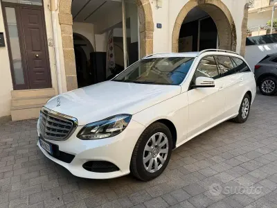 Usata Mercedes E200 Executive 136 CV (100 kW) 2014 Bianco Station wagon