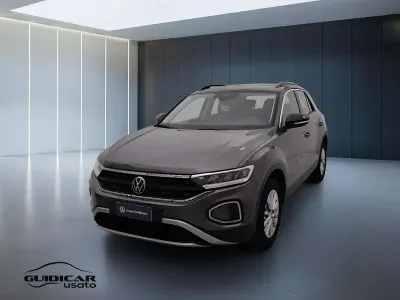 Usata VW T-Roc Life 110 CV (80 kW) 2023 Grigio SUV