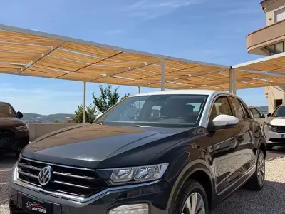 Usata VW T-Roc 116 CV (85 kW) 2019 Grigio SUV