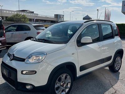 Usata Fiat Panda 4x4 S 75 CV (55 kW) 2015 Bianco Utilitaria