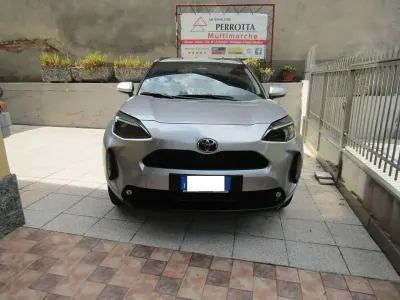 Nuova Toyota Yaris Cross Plus 92 CV (67 kW) 2025 Argento SUV