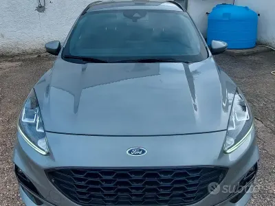 Usata Ford Kuga ST-Line 120 CV (88 kW) 2022 Grigio SUV