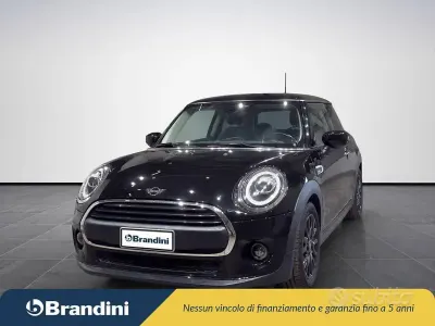 Usata Mini ONE 75 CV (55 kW) 2019 Midnight black metallizzato Utilitaria