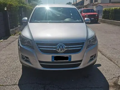Usata VW Tiguan 140 CV (102 kW) 2010 Grigio SUV