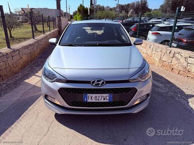 Usata Hyundai i20 Style 75 CV (55 kW) 2017 Argento Berlina