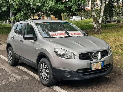 Argento Usata 2010 Nissan Qashqai Visia SUV | 4299 € (Buon prezzo)