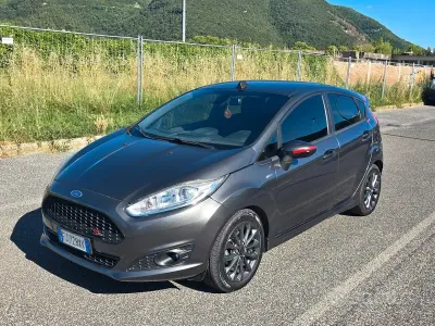 Usata Ford Fiesta ST-Line 75 CV (55 kW) 2017 Grigio Utilitaria