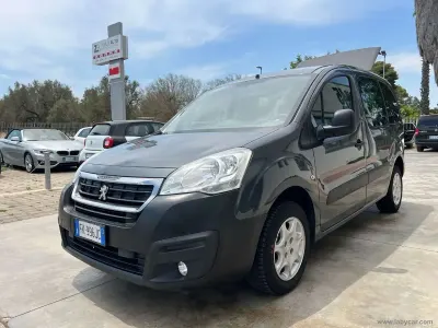 Usata Peugeot Partner 99 CV (72 kW) 2017 Grigio Monovolume