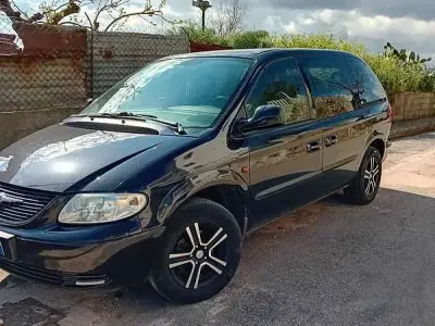 Usata Chrysler Voyager 147 CV (108 kW) 2003 Monovolume