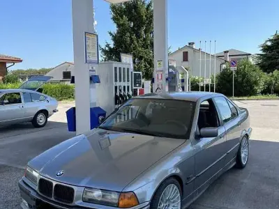 Usata BMW 318 116 CV (85 kW) 1992 Berlina